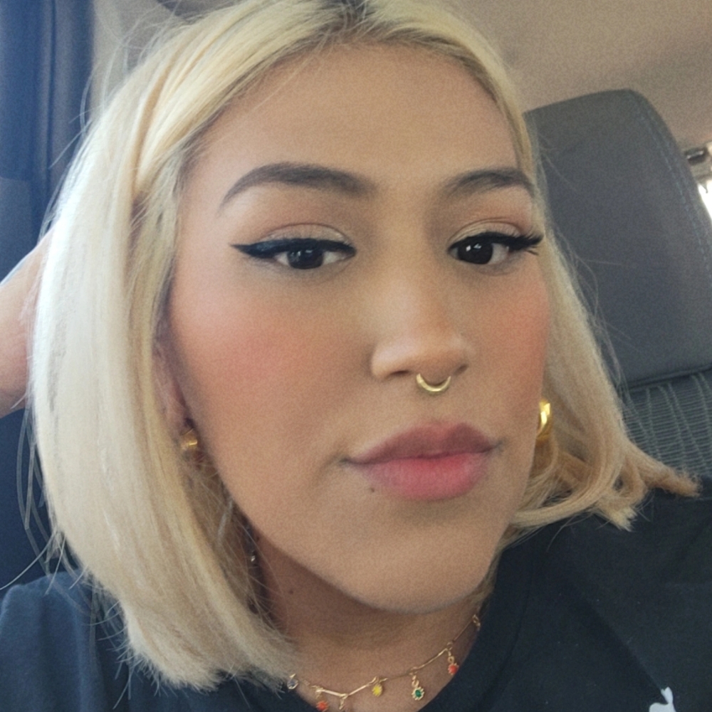 Meet your Posher, Yadira